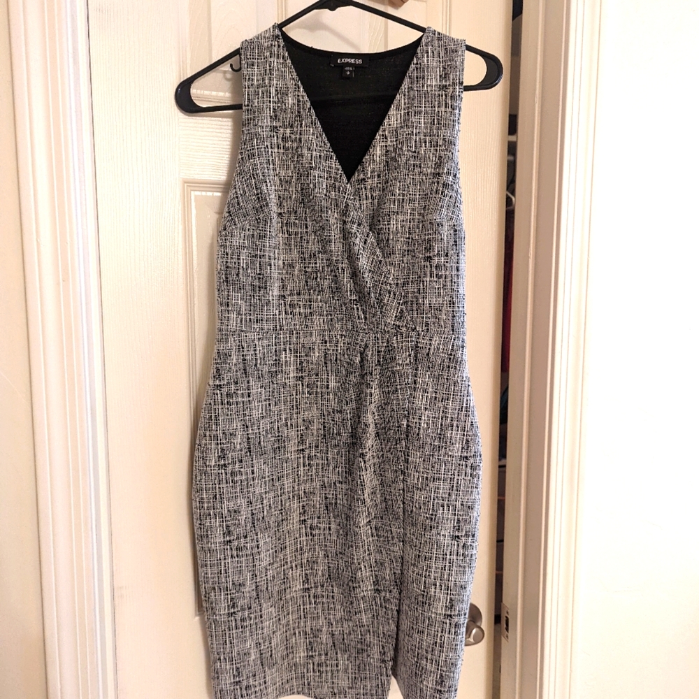 Express - business dress. Size small.